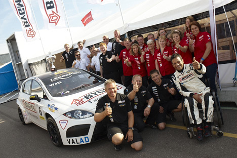 Jason Watt og hele teamet bag ham glæder sig til World Touring Car Championship løbet på Oschersleben næste weekend.